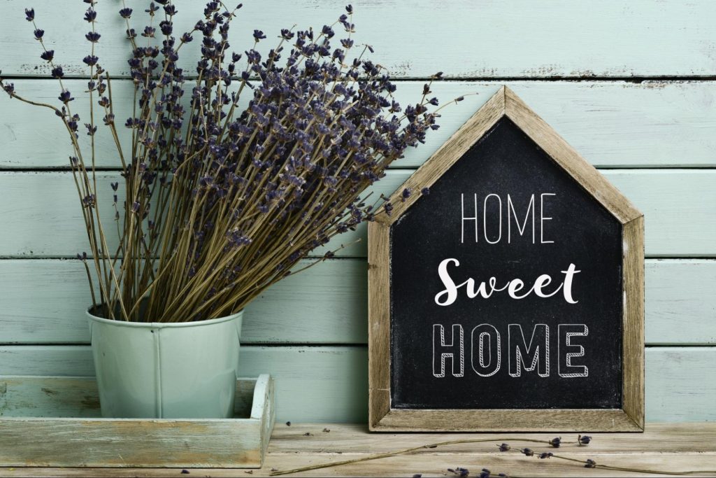 Home Sweet Home sign with lavender nearby ©nito